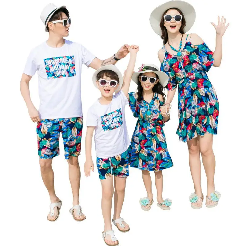 Summer Beach Wear Family Clothing Boy Man White Top Shorts Girl Woman Floral Printed Suspender Dresses Couple Lover Set 
Summer Beach Wear Family Clothing Boy Man White Top Shorts Girl Woman Floral Printed Suspender Dresses Couple Lover Set