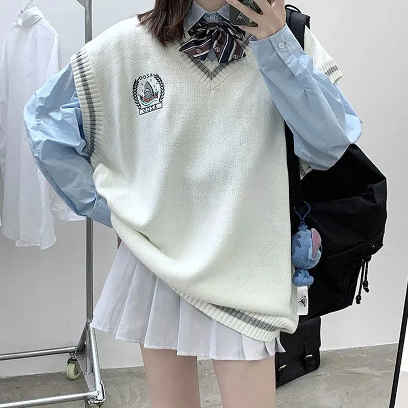 Корейский свитер Jk для пар без рукавов с V-образным вырезом, осенне-зимний вязаный жилет в стиле преппи, популярный цветной свитер, повседнев... 
Корейский свитер Jk для пар без рукавов с V-образным вырезом, осенне-зимний вязаный жилет в стиле преппи, популярный цветной свитер, повседнев...