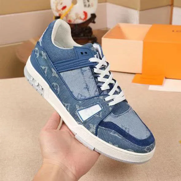 Luxury Designer Casual Shoes Men's Shoes Leather Lace-up Platform Height White Sneakers Match Color Women's Flats Plus Size 44
Luxury Designer Casual Shoes Men's Shoes Leather Lace-up Platform Height White Sneakers Match Color Women's Flats Plus Size 44
