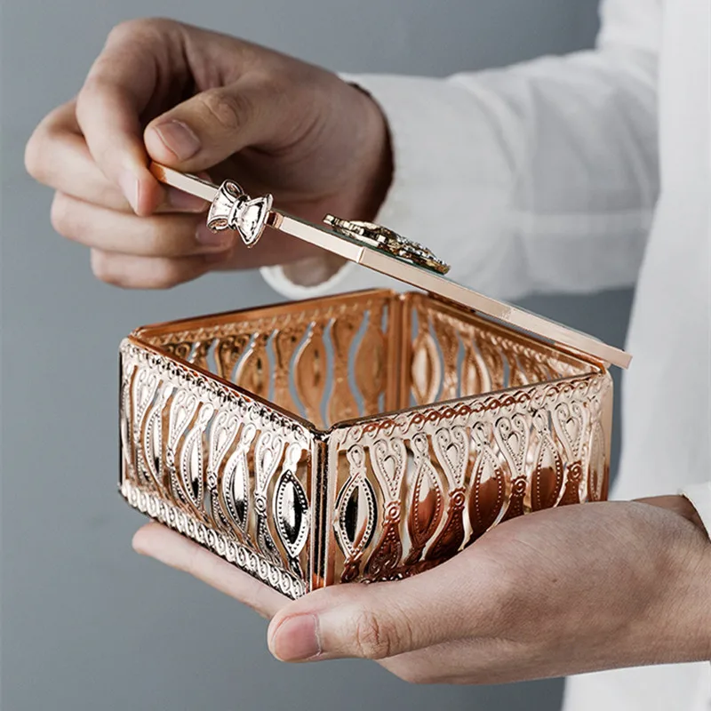 Europe Glass Jewelry Box Retro Creative Jewelry Organizer Wedding Gift Storage Box Dressing Table Decoration Necklace Ring Case
Europe Glass Jewelry Box Retro Creative Jewelry Organizer Wedding Gift Storage Box Dressing Table Decoration Necklace Ring Case