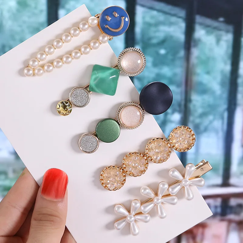 1 Set Fashion Girls Pearls Hair Clip Letter Alloy Barrettes High Quality Rhinestone Geometric Hairpins Headband Hair Ornament
1 Set Fashion Girls Pearls Hair Clip Letter Alloy Barrettes High Quality Rhinestone Geometric Hairpins Headband Hair Ornament