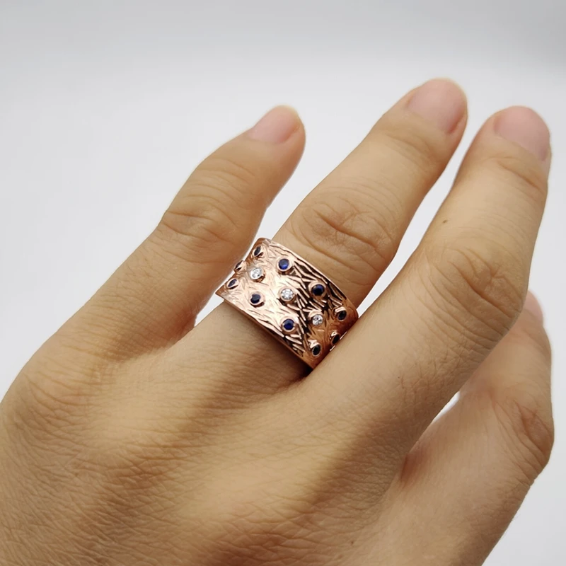 HELON Solid 10K Rose Gold SI/H Full Cut 0.3CT Natural Diamonds Sapphires Engagement Men Ring Vintage Antique Fine Jewelry
HELON Solid 10K Rose Gold SI/H Full Cut 0.3CT Natural Diamonds Sapphires Engagement Men Ring Vintage Antique Fine Jewelry