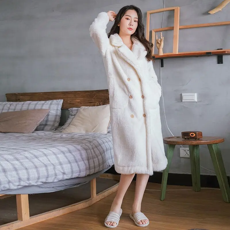 Coral velvet pajamas women winter new solid color long-sleeved flannel pajamas thickened casual ladies home service nightdress
Coral velvet pajamas women winter new solid color long-sleeved flannel pajamas thickened casual ladies home service nightdress