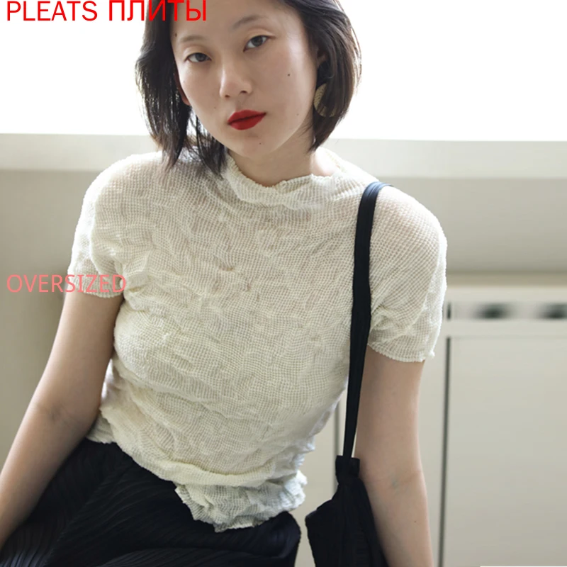MIYAKE Pleated Half-high Collar Slim-fit Short-sleeved Top T-shirt Special Texture
MIYAKE Pleated Half-high Collar Slim-fit Short-sleeved Top T-shirt Special Texture