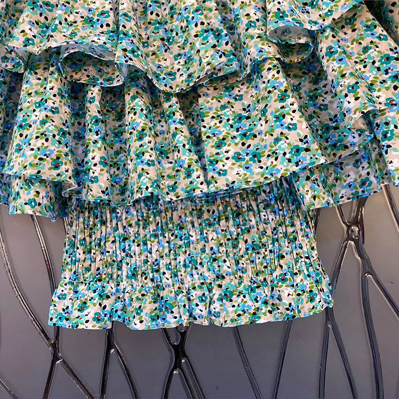 TWOTWINSTYLE Vintage Print Floral Shirts For Women Slash Neck Short Sleeve Patchwork Ruffle Slim Blouses Female 2021 Summer Tide
TWOTWINSTYLE Vintage Print Floral Shirts For Women Slash Neck Short Sleeve Patchwork Ruffle Slim Blouses Female 2021 Summer Tide