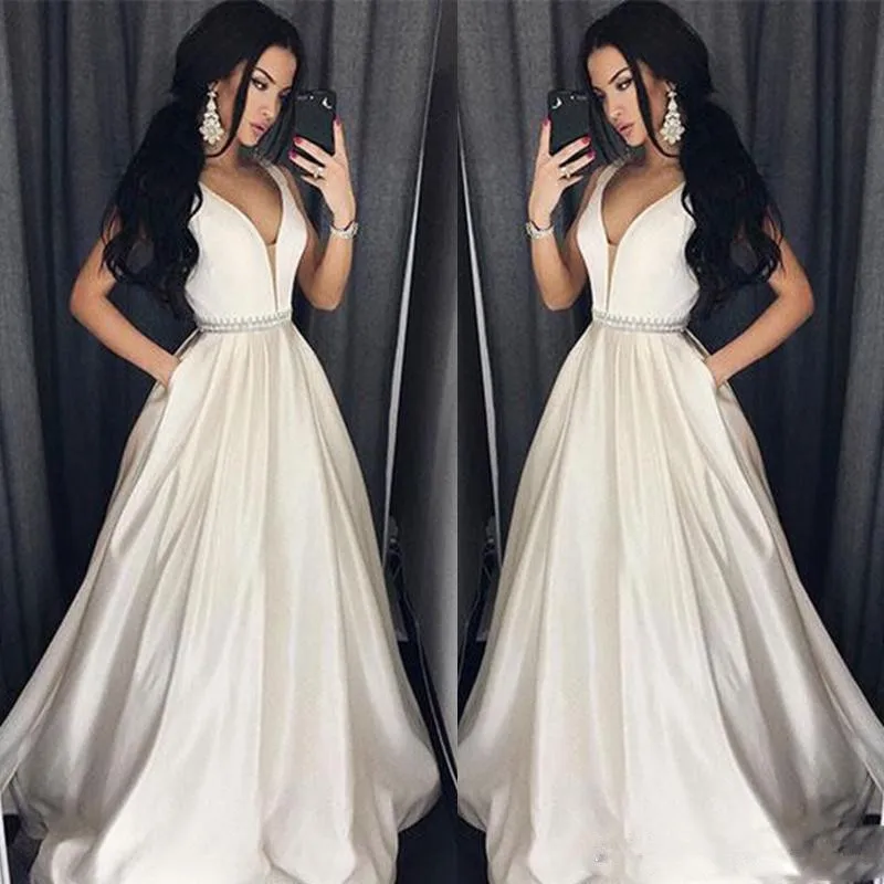 Elegant Plus Size Prom Dresses 2019 abiye gece elbisesi A-Line Floor-length Long Formal Evening dress Beads Robe De Soiree
Elegant Plus Size Prom Dresses 2019 abiye gece elbisesi A-Line Floor-length Long Formal Evening dress Beads Robe De Soiree