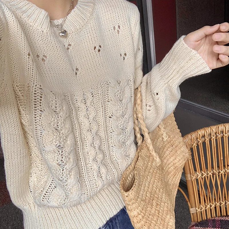 Film quality sets han edition lazy autumn/winter wind round collar hollow-out sweater sweater coat female
Film quality sets han edition lazy autumn/winter wind round collar hollow-out sweater sweater coat female