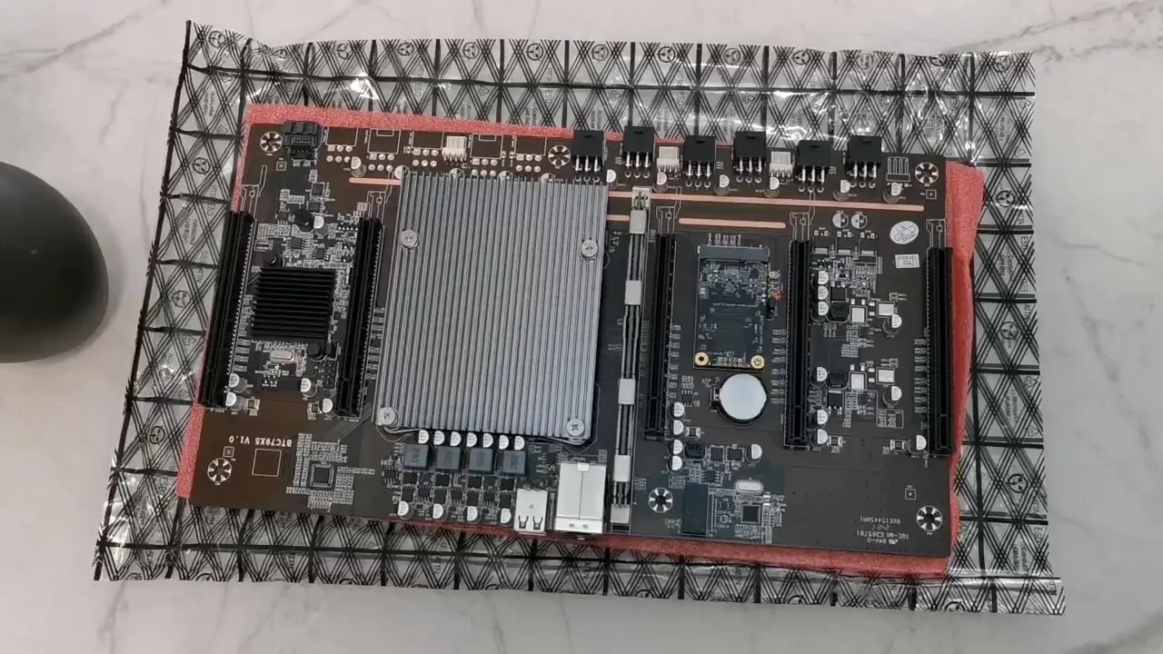 Brand new x79x5 3060 in line 5 card motherboard multi graphics card slot large spacing computer board Mainboard 
Brand new x79x5 3060 in line 5 card motherboard multi graphics card slot large spacing computer board Mainboard