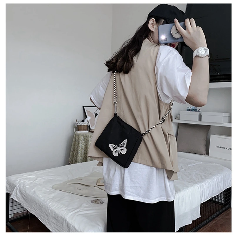 Dark Outdoor Portable Small Square Bags 2021 Women's Brand Reflective Butterfly Oxford Cloth Phone Bag Messenger Bag
Dark Outdoor Portable Small Square Bags 2021 Women's Brand Reflective Butterfly Oxford Cloth Phone Bag Messenger Bag