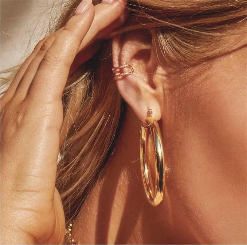 Minimalist Punk Rock Hoop Earrings Thick Tube Big Round Circle Gold Hoop Earring Hyperbole Fashion Jewelry for Women Girls
Minimalist Punk Rock Hoop Earrings Thick Tube Big Round Circle Gold Hoop Earring Hyperbole Fashion Jewelry for Women Girls