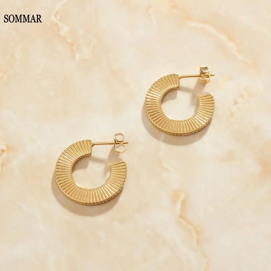 SOMMAR 2021 Lovely 18KGP Gold plated women hoop earrings Semicircle, sector women earring Charming Jewelry Accessories
SOMMAR 2021 Lovely 18KGP Gold plated women hoop earrings Semicircle, sector women earring Charming Jewelry Accessories