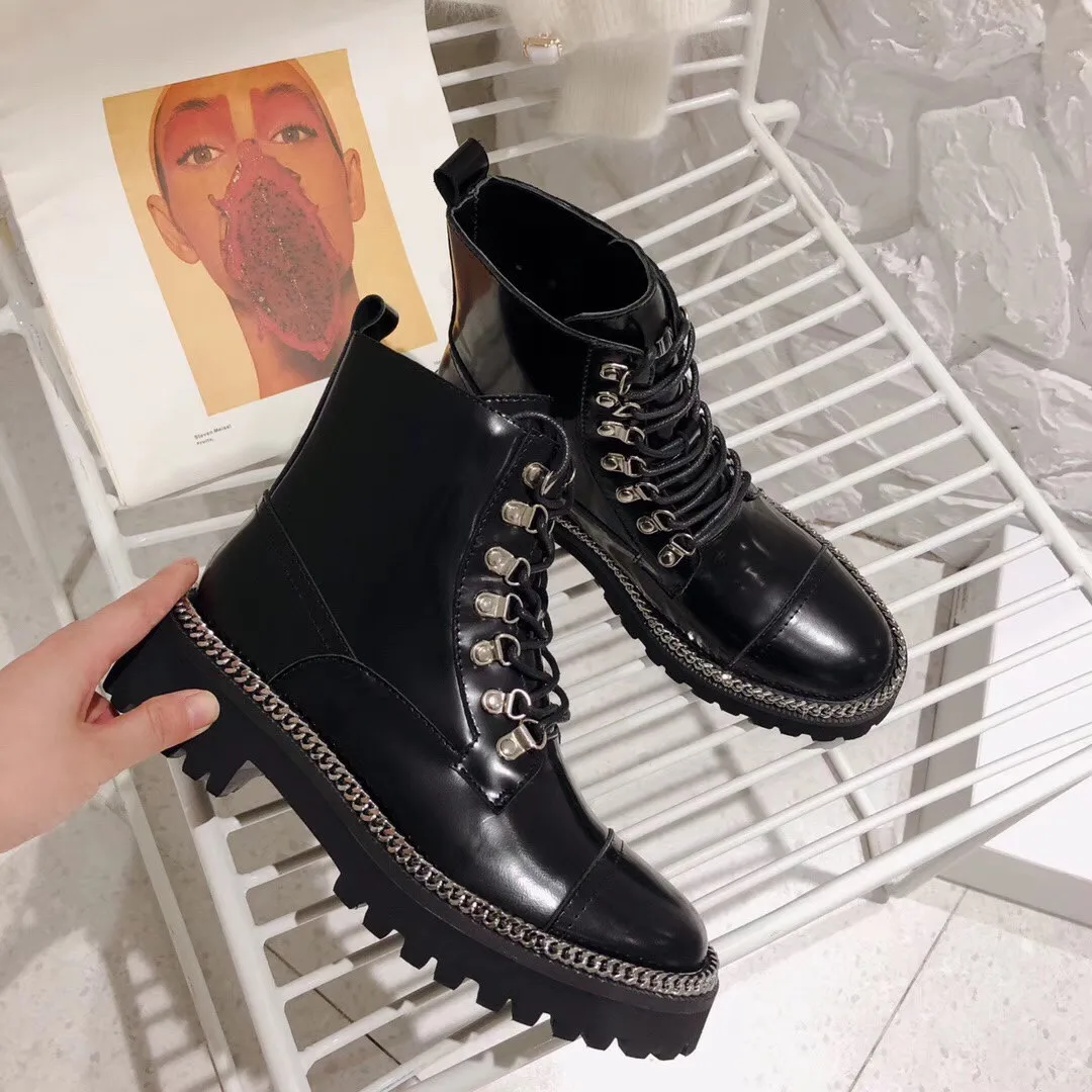 Large Size35-41 Women Platform Round Toe Metal Decoration Genuine Leather Ankle Boots Zapatos Botines Mujeres Designer Shoes
Large Size35-41 Women Platform Round Toe Metal Decoration Genuine Leather Ankle Boots Zapatos Botines Mujeres Designer Shoes