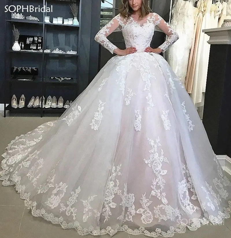 Luxury Applique Fluffy Wedding Dress Ball Gown Long Sleeves Sweep Train Buttons Bridal Dresses 2021 Robe de Soire de Mariage
Luxury Applique Fluffy Wedding Dress Ball Gown Long Sleeves Sweep Train Buttons Bridal Dresses 2021 Robe de Soire de Mariage