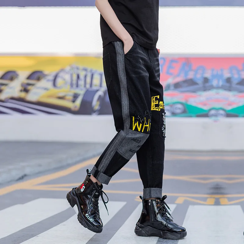 Fashion Korean Style Ladies Winter Denim Trousers Womens Punk Ripped Harem Pants Vintage Sequins Female Printed Jeans 
Fashion Korean Style Ladies Winter Denim Trousers Womens Punk Ripped Harem Pants Vintage Sequins Female Printed Jeans