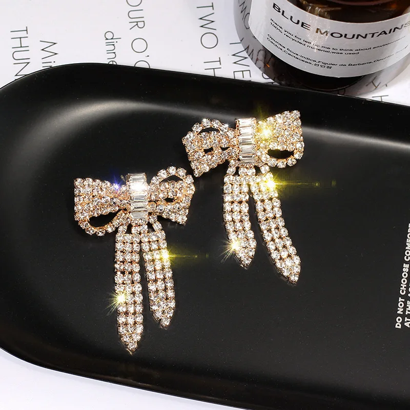 Zircon Bowknot Long Hypoallergenic Needle Crystal Earrings Female 2021 New Fashion Geometric Creative Temperament Jewelry Gift
Zircon Bowknot Long Hypoallergenic Needle Crystal Earrings Female 2021 New Fashion Geometric Creative Temperament Jewelry Gift