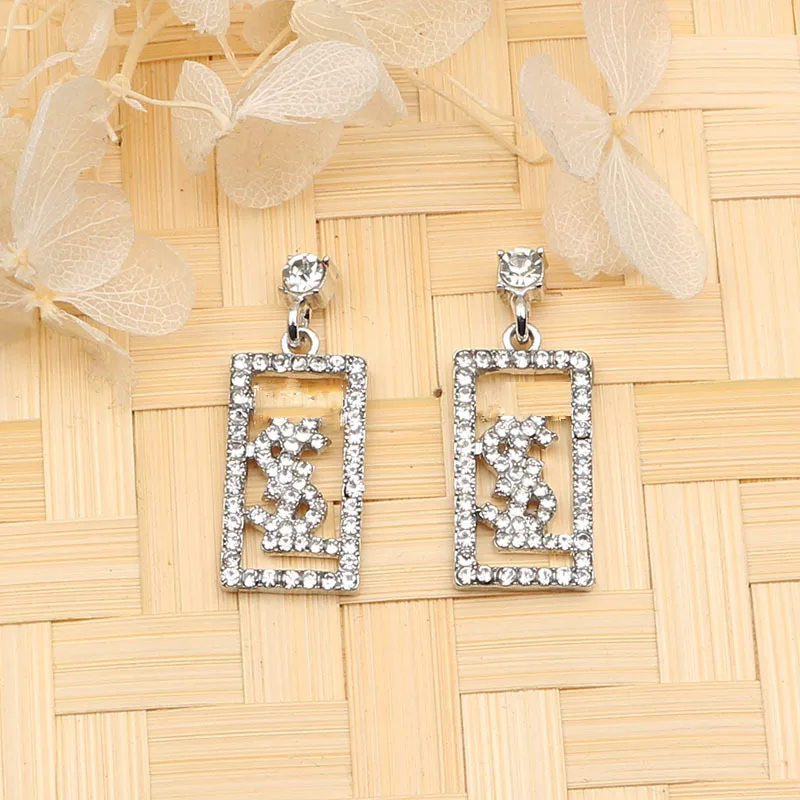 Rectangular Rhinestone Tassel Earrings temperament fashion net red girl personality Earrings inlaid with diamond simple Earrings
Rectangular Rhinestone Tassel Earrings temperament fashion net red girl personality Earrings inlaid with diamond simple Earrings