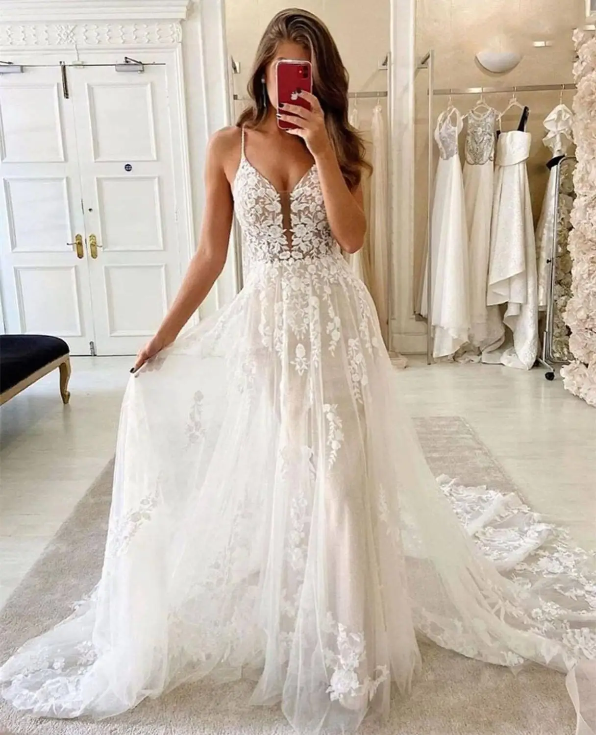 2021 Elegant V-Neck Floor Length Bride To Be Wedding Dress Spaghetti Strap Bridal Gowns Lace Flowers Vestiti Donna Robe Vintage
2021 Elegant V-Neck Floor Length Bride To Be Wedding Dress Spaghetti Strap Bridal Gowns Lace Flowers Vestiti Donna Robe Vintage