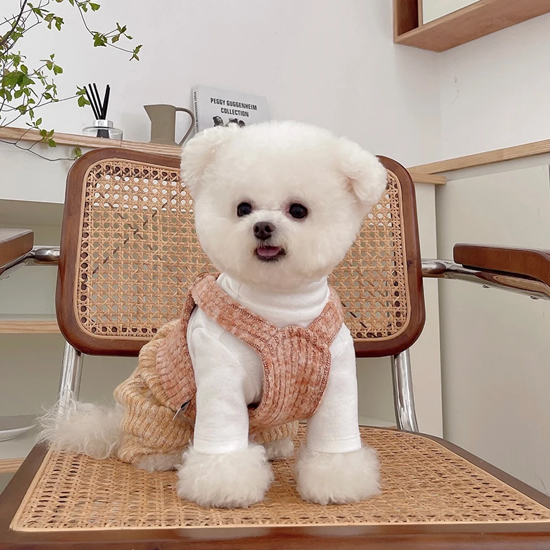 New autumn and winter pet clothes corduroy color matching sweater embroidered overalls Teddy Bichon dog clothes warm pants
New autumn and winter pet clothes corduroy color matching sweater embroidered overalls Teddy Bichon dog clothes warm pants