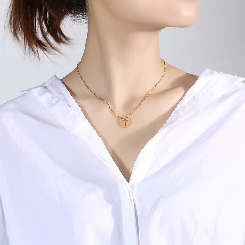 QWC VNN48 stainless steel necklace hot sell popular single women 15mm cross and round gold color lover gift women jewelry
QWC VNN48 stainless steel necklace hot sell popular single women 15mm cross and round gold color lover gift women jewelry