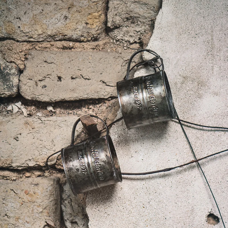Photography Props Retro Drinkware Vintage English Printing Wrought Iron Flower Bucket Old Handle Cup Food Fruit Cup Home Kitchen
Photography Props Retro Drinkware Vintage English Printing Wrought Iron Flower Bucket Old Handle Cup Food Fruit Cup Home Kitchen