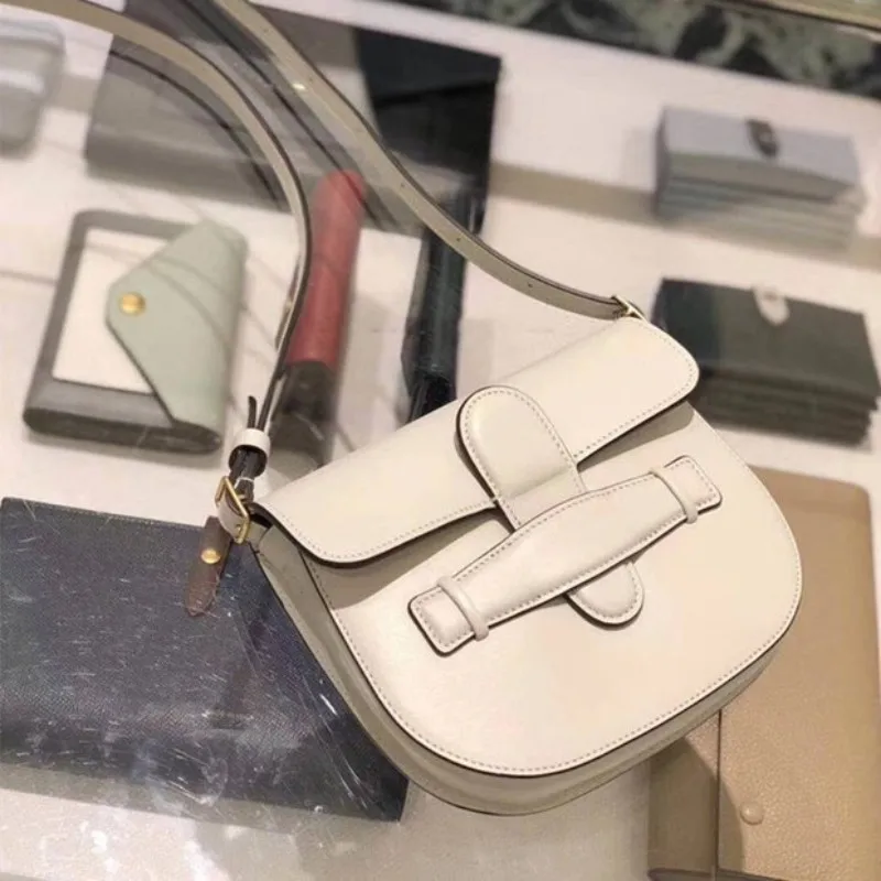 Brand Fashion Flip Cover Genuine Leather Handbag Women 2021 Small Solid Color Black White Green Saddle Bag Single Crossbody Bags
Brand Fashion Flip Cover Genuine Leather Handbag Women 2021 Small Solid Color Black White Green Saddle Bag Single Crossbody Bags