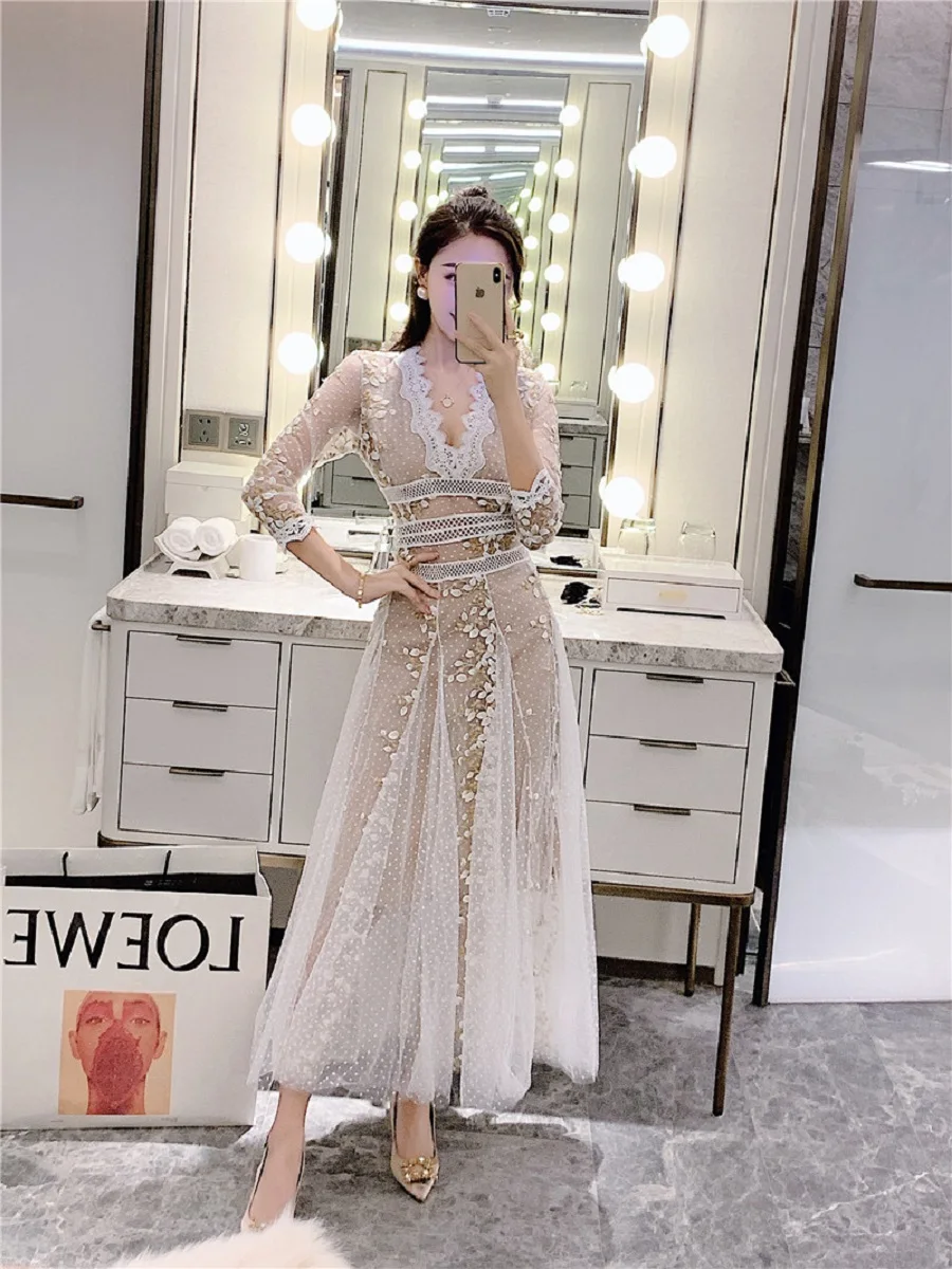 Big brand heavy craftsmanship perspective mesh applique lace women sexy pleated dress 2020New women's summer long dress Bing XL
Big brand heavy craftsmanship perspective mesh applique lace women sexy pleated dress 2020New women's summer long dress Bing XL