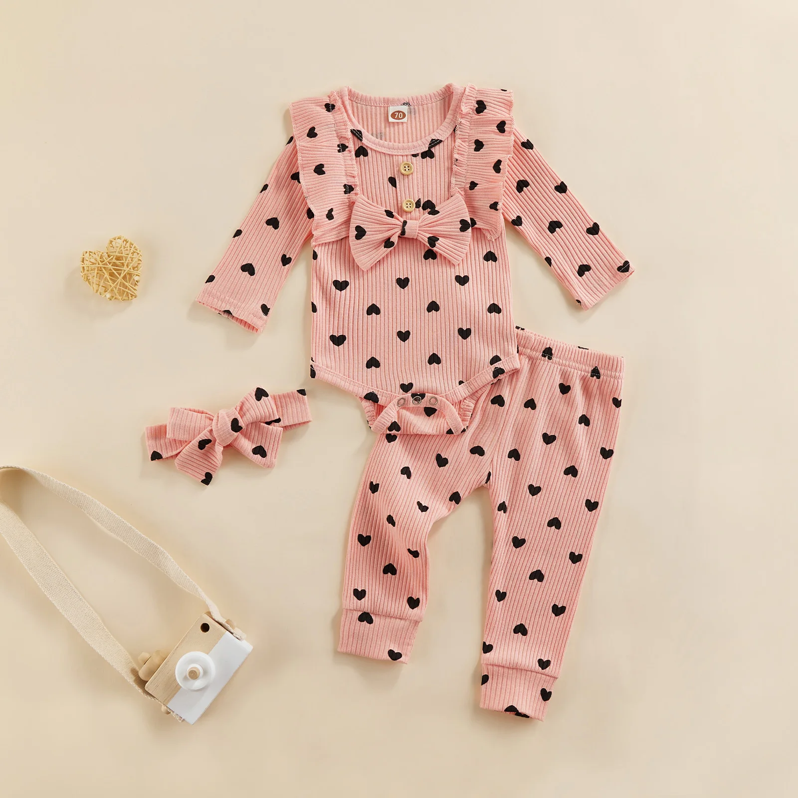 3Pcs Baby Girls Outfits Heart Print Long Sleeve Romper + Elastic Waist Pants + Headband for Toddlers 0-12 Months
3Pcs Baby Girls Outfits Heart Print Long Sleeve Romper + Elastic Waist Pants + Headband for Toddlers 0-12 Months