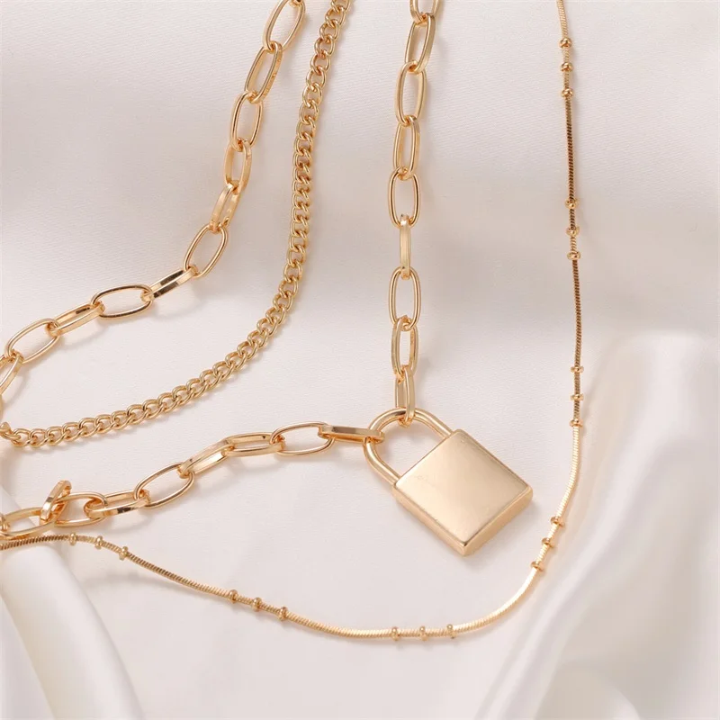 EN Vintage Multi Layered Lock Chain Necklace 2021 Girls Necklace Geometric Link Chains Women Female Fashion Choker Neck Jewelry
EN Vintage Multi Layered Lock Chain Necklace 2021 Girls Necklace Geometric Link Chains Women Female Fashion Choker Neck Jewelry