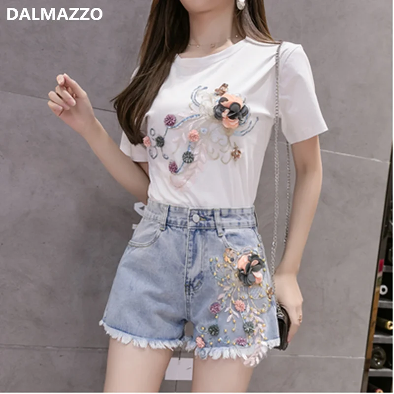 Fashion Three-Dimensional Flowers Women's Denim Shorts Suits 2021 Summer Students T-Shirt Tops + Short Pants Jeans 2 Piece Sets
Fashion Three-Dimensional Flowers Women's Denim Shorts Suits 2021 Summer Students T-Shirt Tops + Short Pants Jeans 2 Piece Sets