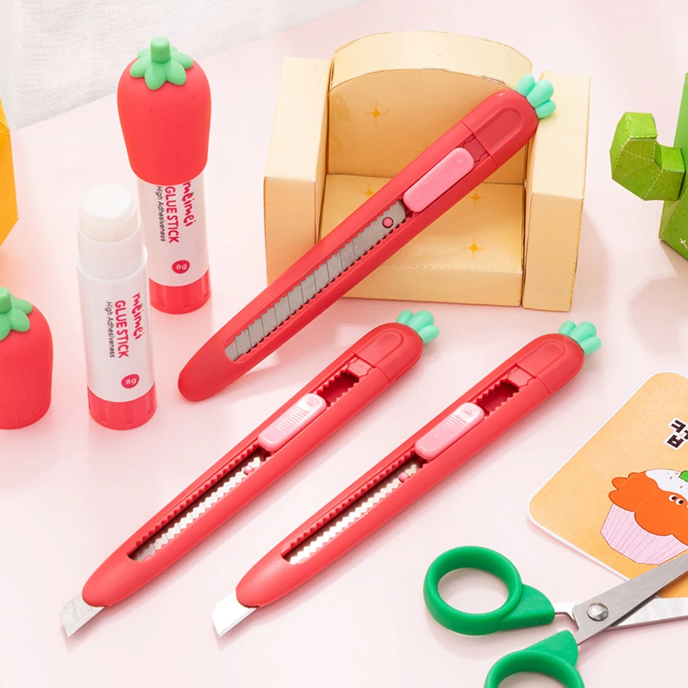 Portable Mini Carrot Art Knife Express Unpacking Envelope Office Paper Cutting Art Knife School Stationery
Portable Mini Carrot Art Knife Express Unpacking Envelope Office Paper Cutting Art Knife School Stationery