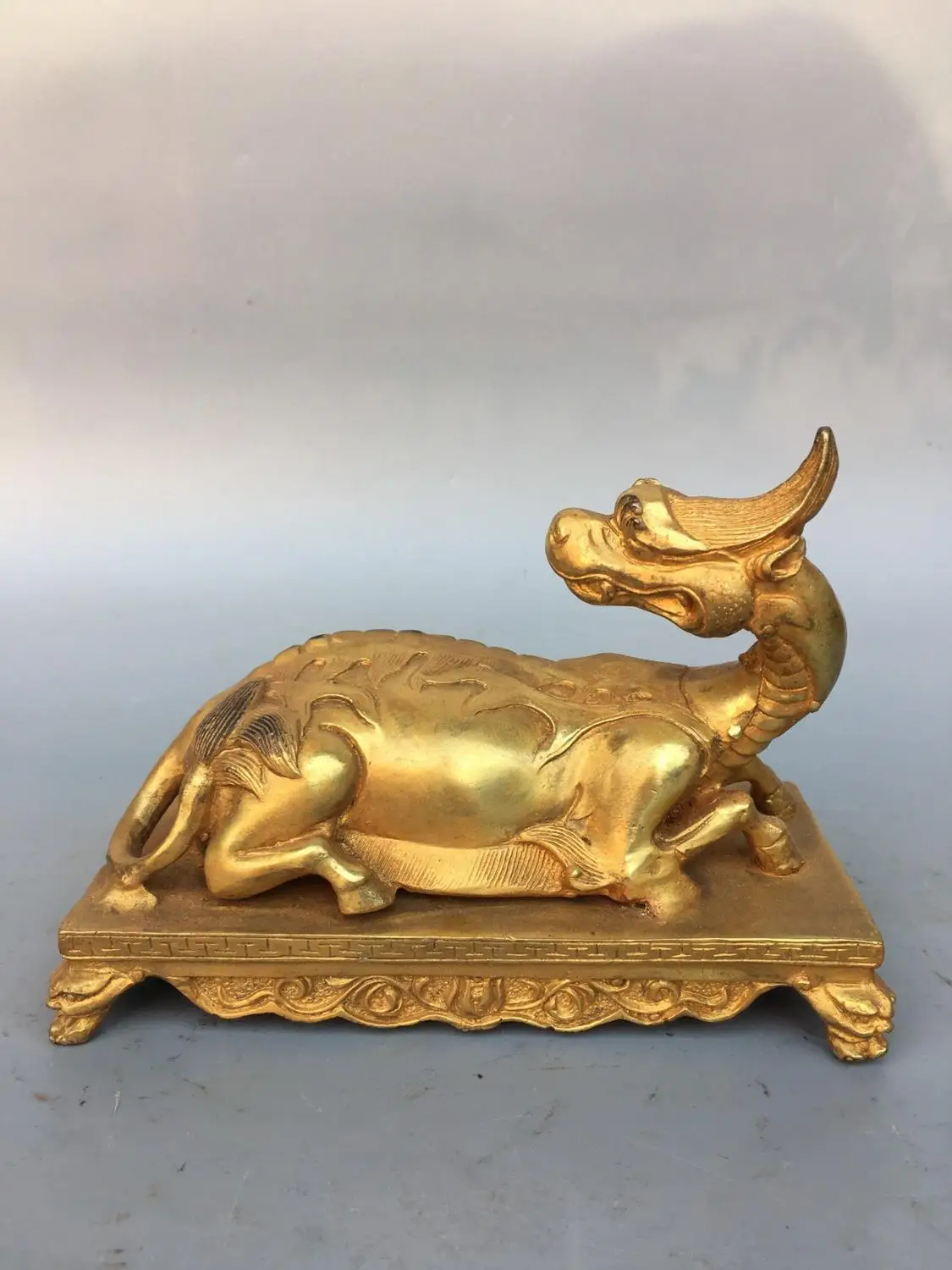Home Decor 7" Tibet Buddhism Temple Old Bronze Gilt Pixiu Buddha Statue Dragon head cow body statue
Home Decor 7" Tibet Buddhism Temple Old Bronze Gilt Pixiu Buddha Statue Dragon head cow body statue