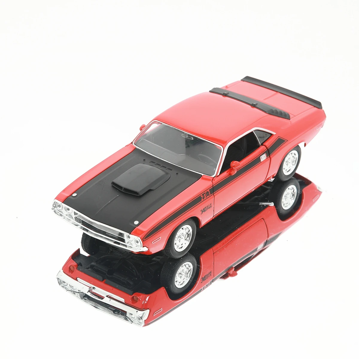 Welly 1:24, 1970, Dodge Challenger T/A, роскошный автомобиль, литье под давлением, модель автомобилей, коллекция игрушек, рождественский подарок
Welly 1:24, 1970, Dodge Challenger T/A, роскошный автомобиль, литье под давлением, модель автомобилей, коллекция игрушек, рождественский подарок
