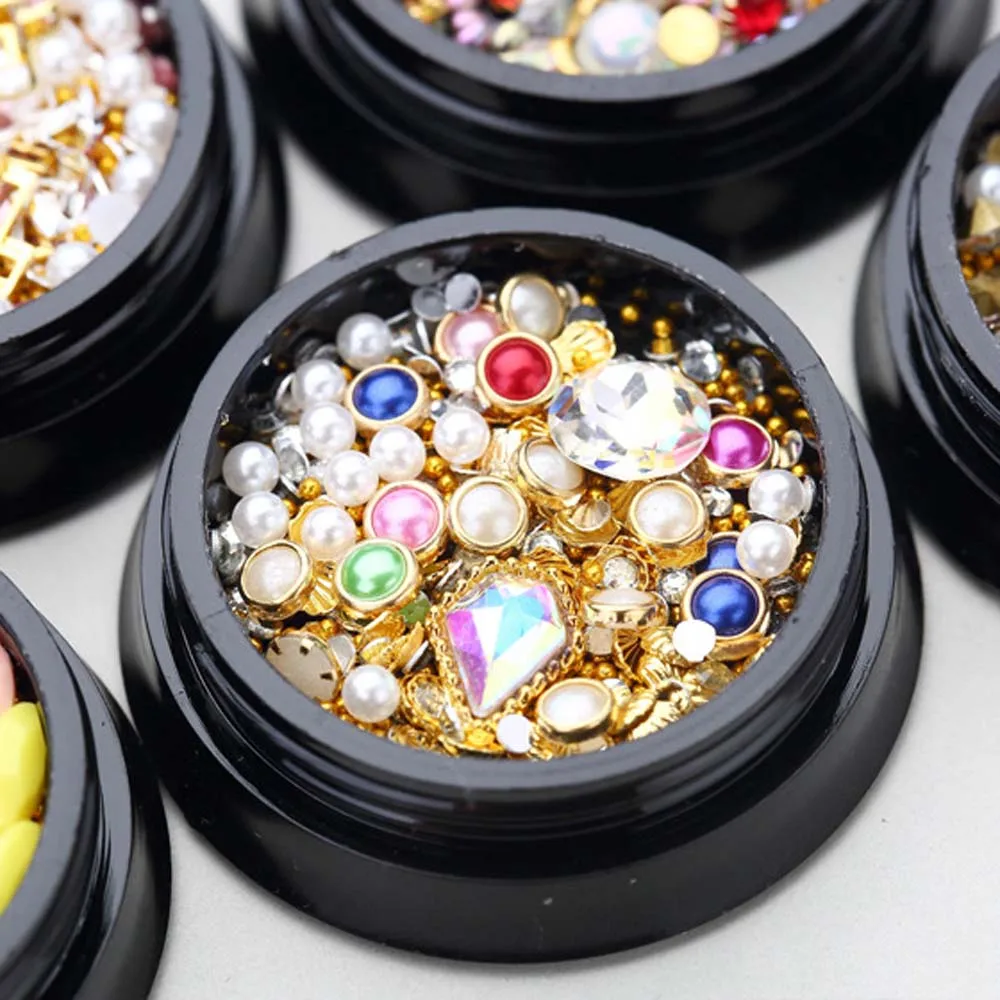1 Box Mix Shapes Diamond Pearls Nail decoration Metal sequins Colored pearls Nail Art Rhinestones Gems Decals Manicure DIY Tips
1 Box Mix Shapes Diamond Pearls Nail decoration Metal sequins Colored pearls Nail Art Rhinestones Gems Decals Manicure DIY Tips