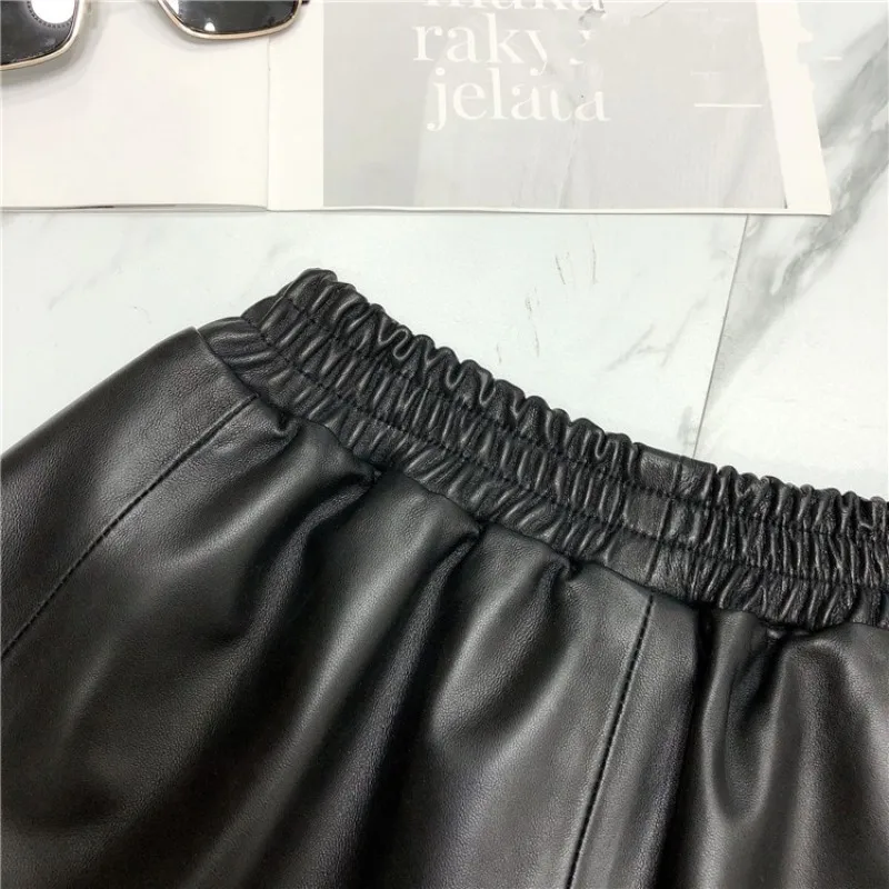 High Quality 100% Real Leather Shorts Women Fashion Elastic Waist A-Line Wide Leg Shorts Autumn Casual Black Sheepskin Shorts
High Quality 100% Real Leather Shorts Women Fashion Elastic Waist A-Line Wide Leg Shorts Autumn Casual Black Sheepskin Shorts