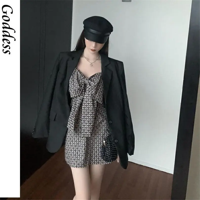 Sweet Sexy Dress In Summer 2021 New Women's Design Sense French Retro Sling Black Sexy Dress
Sweet Sexy Dress In Summer 2021 New Women's Design Sense French Retro Sling Black Sexy Dress