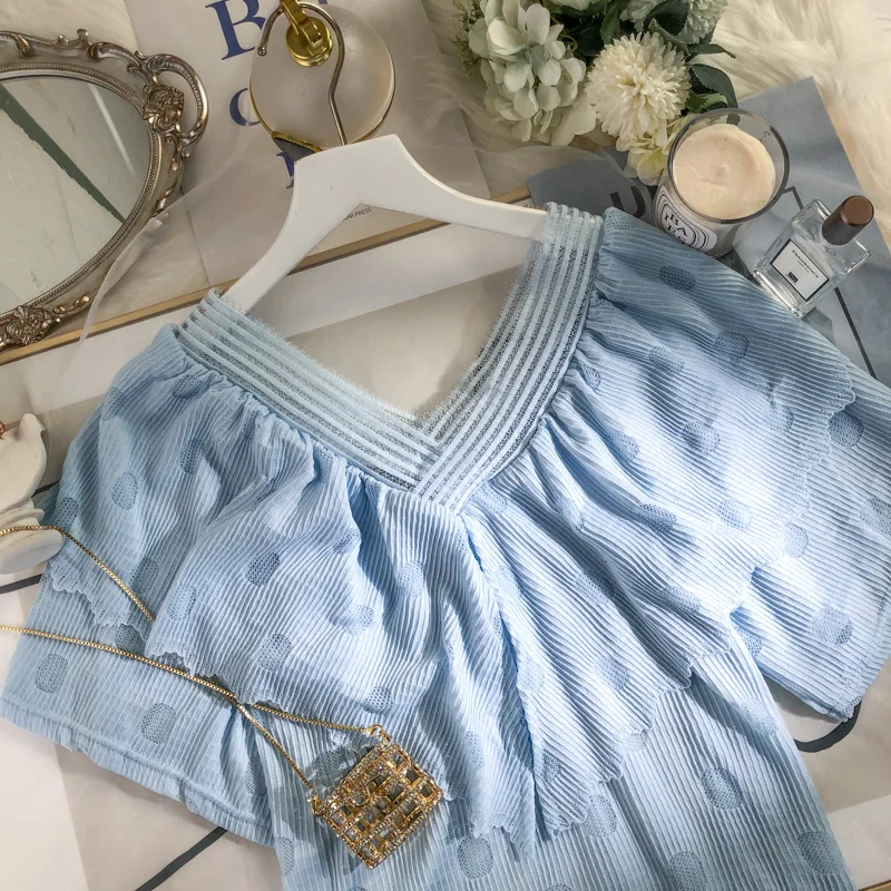 2021 Summer French Gentle V-neck Ruffled Short-Sleeved Ladies Top Women New Western Style Blouse Fashion Solid Pullover Shirt
2021 Summer French Gentle V-neck Ruffled Short-Sleeved Ladies Top Women New Western Style Blouse Fashion Solid Pullover Shirt