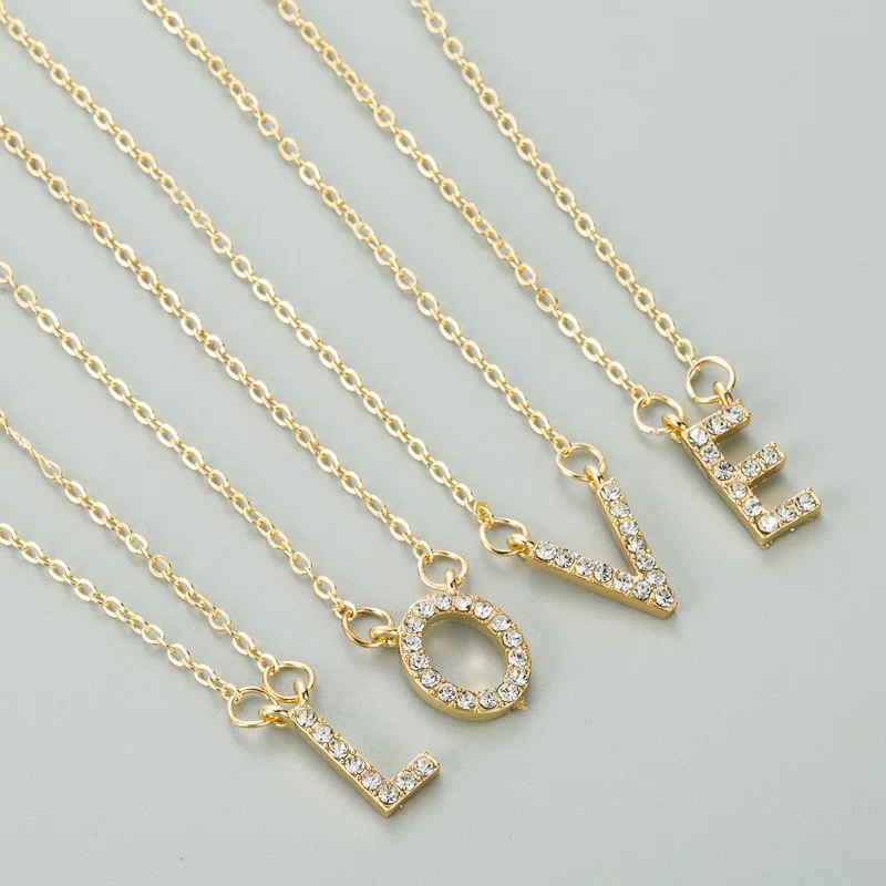 Ladies Fashion Rhinestone Exquisite Necklace Female Classic Fashion Gold 26 Letter Pendant Accessories for Ladies Party Jewelry
Ladies Fashion Rhinestone Exquisite Necklace Female Classic Fashion Gold 26 Letter Pendant Accessories for Ladies Party Jewelry