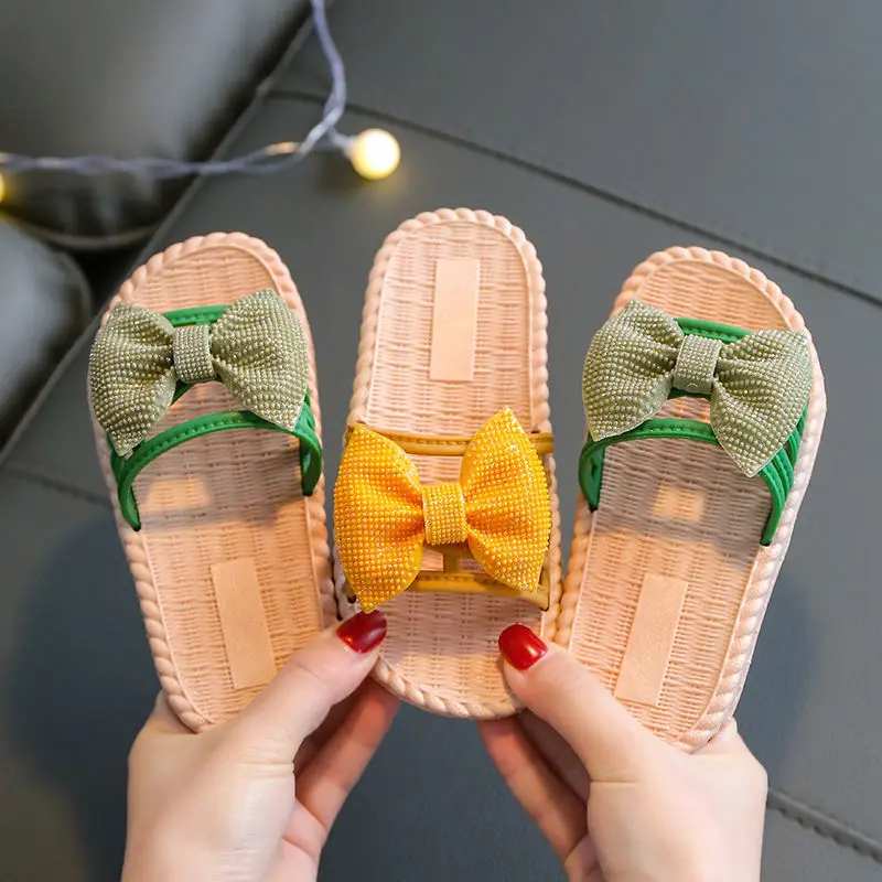 3 Years Girl Slippers Summer Non-Slip Cute Indoor Bathroom Outdoor Beach Sandals Pleated Ruffles Princess Sweet Kids Slippers
3 Years Girl Slippers Summer Non-Slip Cute Indoor Bathroom Outdoor Beach Sandals Pleated Ruffles Princess Sweet Kids Slippers