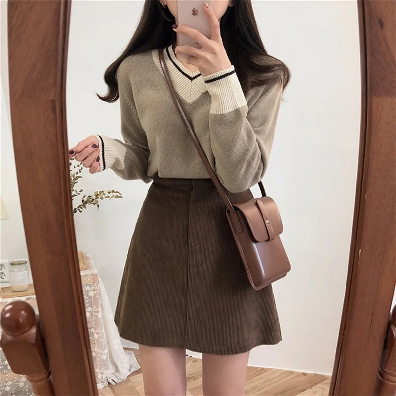 2021 Winter Korean New Female Harajuku Chic Sweater Retro Striped Contrast All-Match V-Neck Women'S Kawaii Sweaters 9170 
2021 Winter Korean New Female Harajuku Chic Sweater Retro Striped Contrast All-Match V-Neck Women'S Kawaii Sweaters 9170