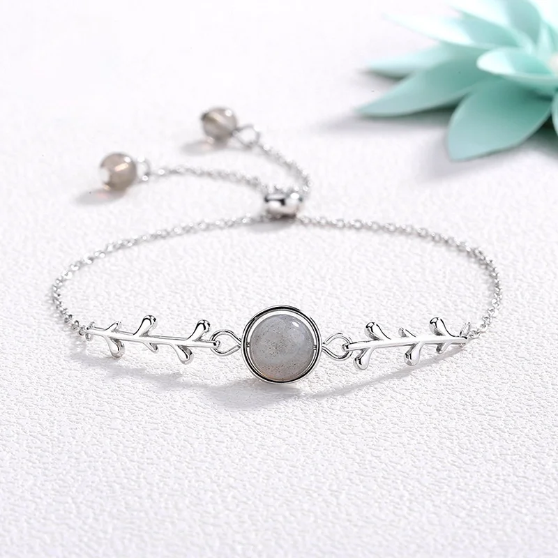 Luxury Simple Silver Plated Moonstone Bracelet Fashion Fresh Girl Olive Tree Branchs Bracelet Charm Women's Valentine's Day Gift
Luxury Simple Silver Plated Moonstone Bracelet Fashion Fresh Girl Olive Tree Branchs Bracelet Charm Women's Valentine's Day Gift