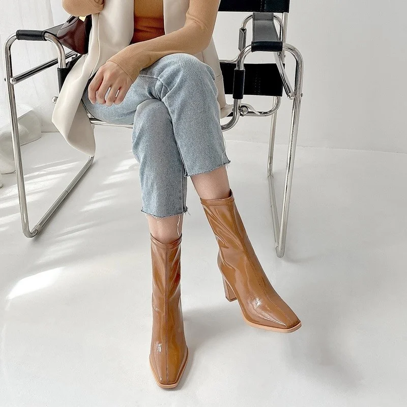 Patent Leather Chelsea Boots Women Autumn Winter Fashion Korean Style Short Ankle Boot Chunky Heel Square Toe Black Ladies Shoes
Patent Leather Chelsea Boots Women Autumn Winter Fashion Korean Style Short Ankle Boot Chunky Heel Square Toe Black Ladies Shoes