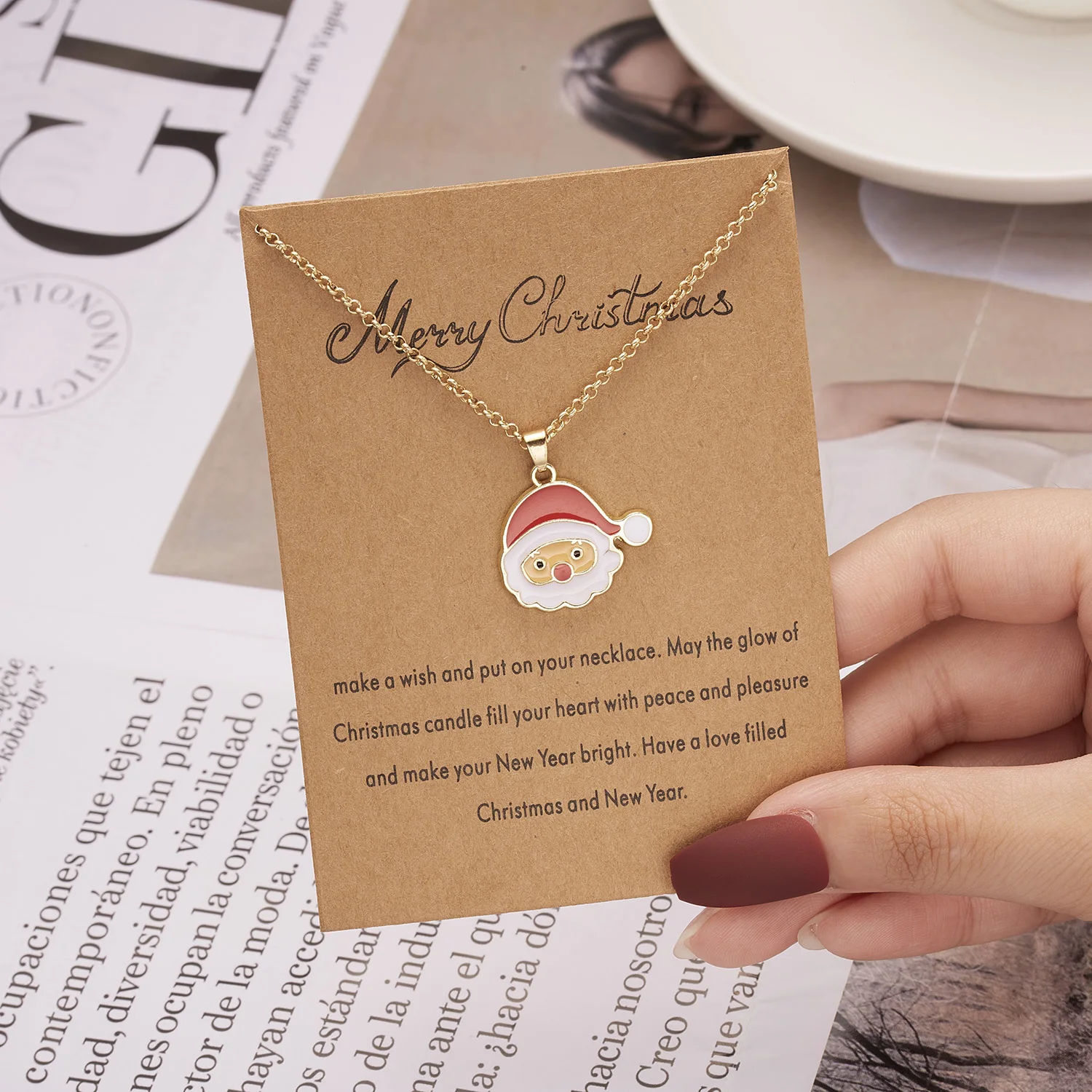 2021 Enamel Christmas Tree Santa Claus Snowman Pendant Necklace Xmas New Year Jewelry For Women Choker Clavicle Chain Card Gift
2021 Enamel Christmas Tree Santa Claus Snowman Pendant Necklace Xmas New Year Jewelry For Women Choker Clavicle Chain Card Gift