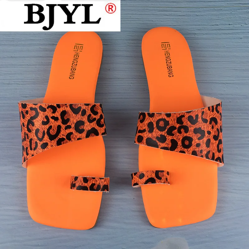 Sandals Women Outdoor Slippers Casual Flat Shoes Summer Style Flip Flops Fashion Open Toe Shoes Leopard Print Allover Sandals
Sandals Women Outdoor Slippers Casual Flat Shoes Summer Style Flip Flops Fashion Open Toe Shoes Leopard Print Allover Sandals