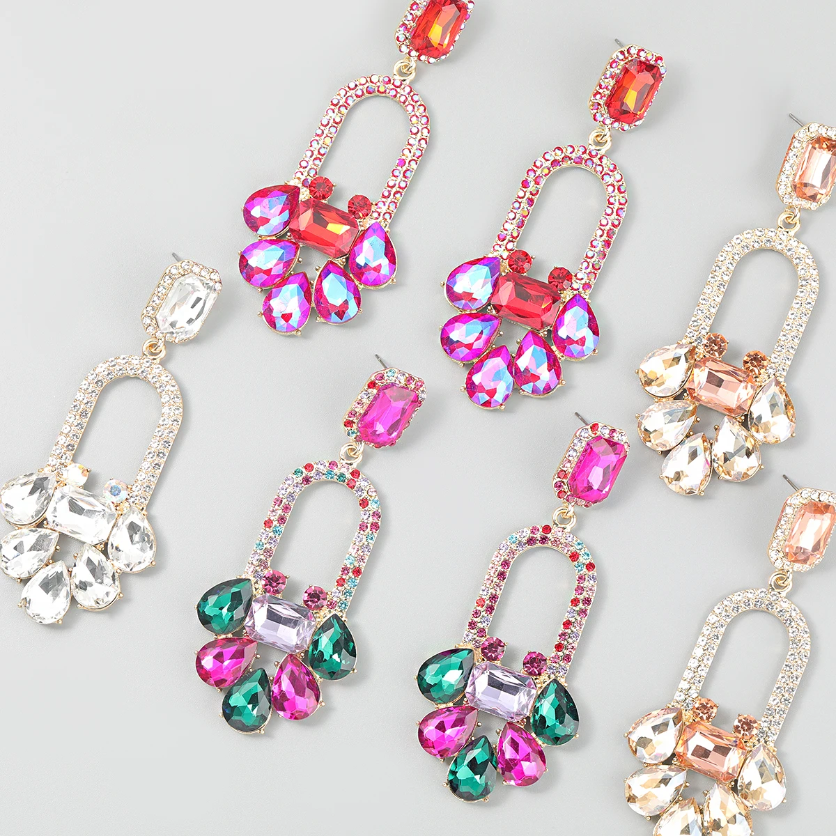 2021 Simple Metal Rhinestone Geometric Earrings Home Party Retro Dangle Earrings Women's Elegant Statement Earrings
2021 Simple Metal Rhinestone Geometric Earrings Home Party Retro Dangle Earrings Women's Elegant Statement Earrings