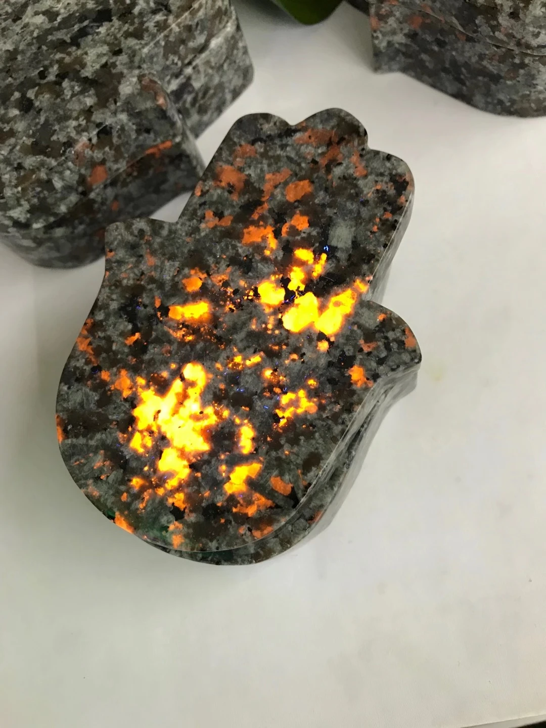High Quality Natural Pelelith An Open Hand hand-carved crystal healing stone DIY home decoration LU
High Quality Natural Pelelith An Open Hand hand-carved crystal healing stone DIY home decoration LU