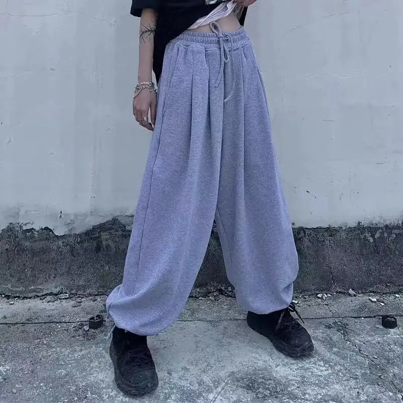 Streetwear Jogging Sweatpants Woman Loose Casual Sports Pants Harajuku Female Spring New Fashion Oversize Pants
Streetwear Jogging Sweatpants Woman Loose Casual Sports Pants Harajuku Female Spring New Fashion Oversize Pants