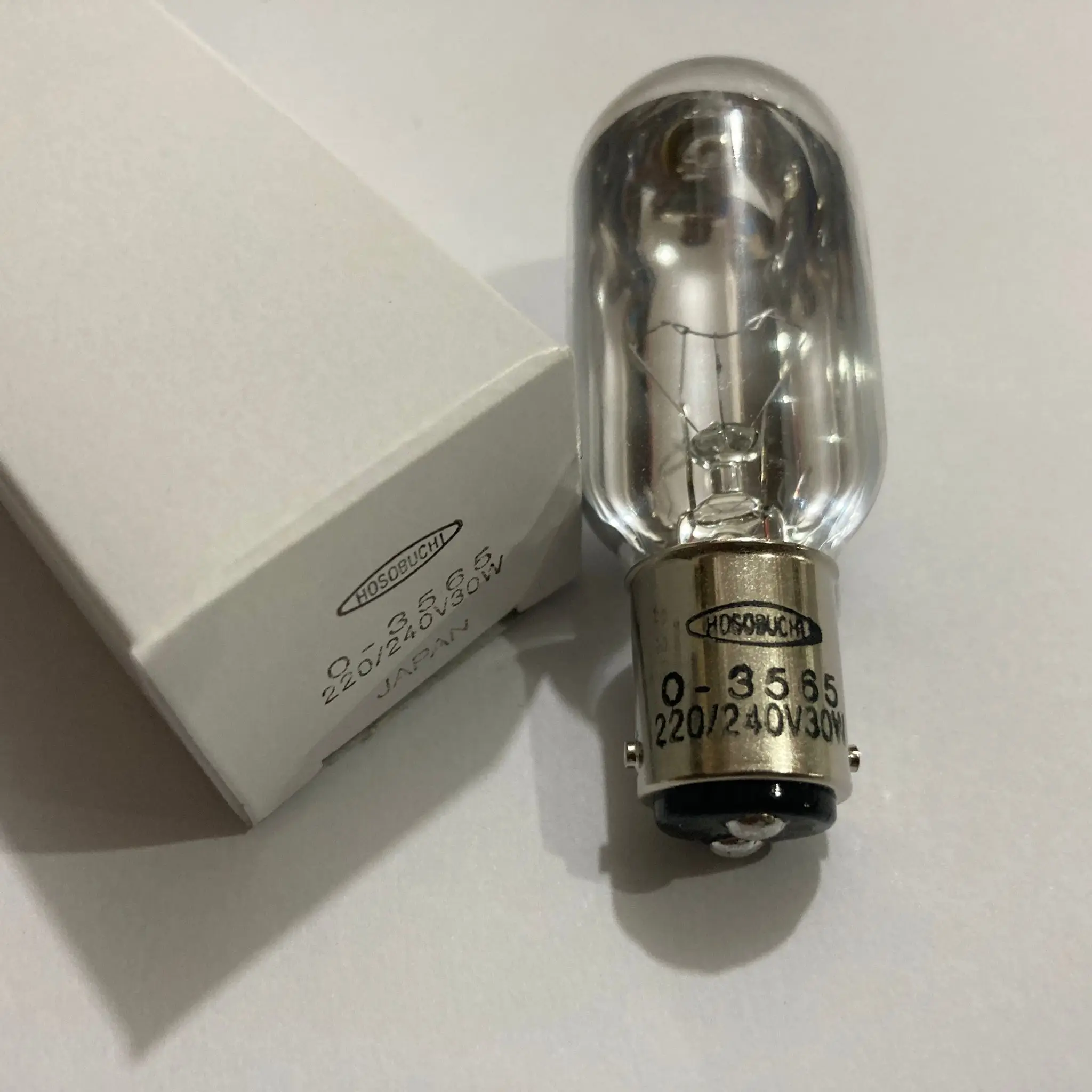 Лампа для микроскопа Hosobuchi 220v30w 240v30w, 220v24 0v/30w,220v20w ,240v20w 
Лампа для микроскопа Hosobuchi 220v30w 240v30w, 220v24 0v/30w,220v20w ,240v20w