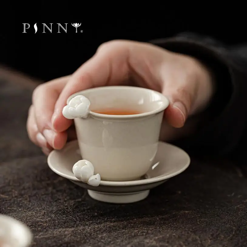 

PINNY Retro Plant Ash Glaze Ceramic Teacups Chinese Kung Fu Tea Cups Pigmented Plum Blossom Tea Bowl