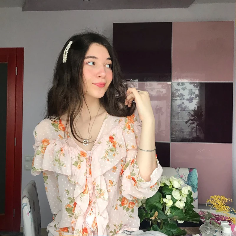 Женская рубашка Za, модные шифоновые блузки с цветочным принтом, оборками и длинными рукавами, милые женские топы с V-образным вырезом, шикарн... 
Женская рубашка Za, модные шифоновые блузки с цветочным принтом, оборками и длинными рукавами, милые женские топы с V-образным вырезом, шикарн...