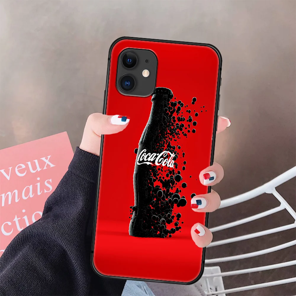Luxury Cool Brand Coca Coke Phone Case Cover Hull For IPhone 5 5s se 2 6 6s 7 8 12 Mini Plus X XS XR 11 PRO MAX black Etui 3D
Luxury Cool Brand Coca Coke Phone Case Cover Hull For IPhone 5 5s se 2 6 6s 7 8 12 Mini Plus X XS XR 11 PRO MAX black Etui 3D